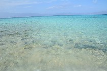 Le limpide acque azzurro - verdastre della golden beach / PhotoSilvana Matozza