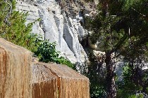 Ombrelloni in rafia. Poseidon. Isola d'Ischia / PhotoSilvana Matozza