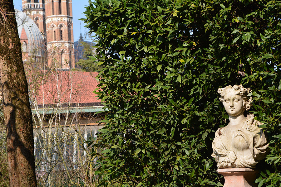 Statua allegorica./ PhotoSilvana Matozza