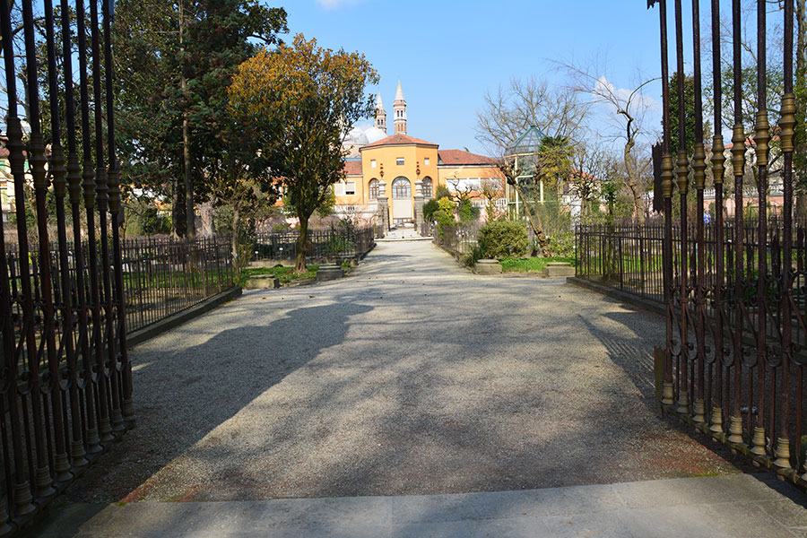  Cancello in ferro battuto/ PhotoSilvana Matozza