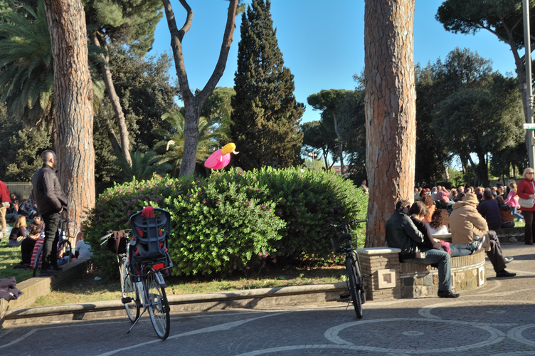 La festa nel parco della Casa del Jazz, di Roma / PhotoSilvana Matozza, Guido Bonacci