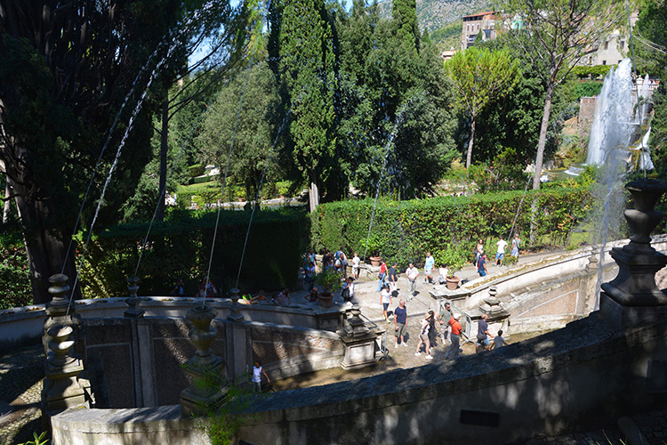  Fontana dei Draghi ( o della Girandola) / PhotoSilvana Matozza, Guido Bonacci
