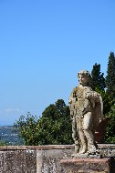 Rometta. Statua / Photo©Silvana Matozza, Guido Bonacci