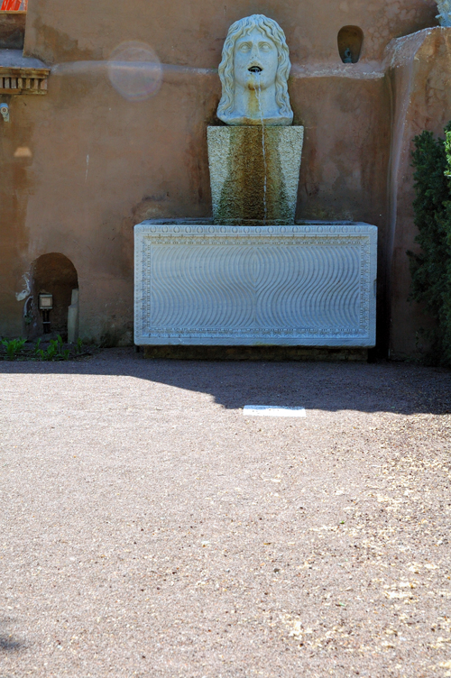  Sarcofago. Giardino della Farnesina / PhotoSilvana Matozza, Guido Bonacci