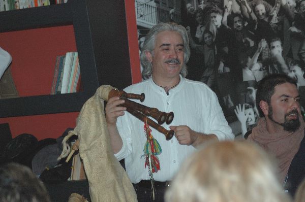 Giuseppe Salamone e Paolo Napoli durante il concerto introduttivo ai documentari su" Lucania di ieri e di oggi" /  photo Impressionijazz.