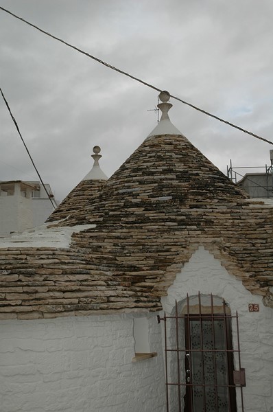 Facciata di abitazione a trullo. PhotoSilvana Matozza, Guido Bonacci