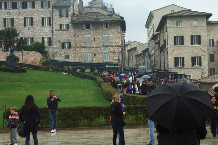 folla in Piazza Superiore. photo impressioni jazz