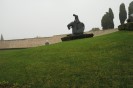 Assisi. statua di Francesco dell'artista Noberto Proietti