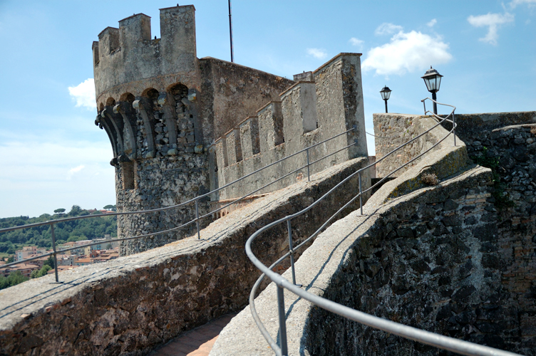 Una torre del castello Odescalchi