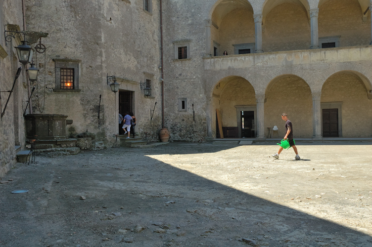 Veduta del Portico della corte