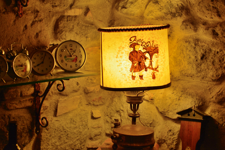 ../Images/Castel-Gandolfo.Arte-e-vino.Lampada.jpg