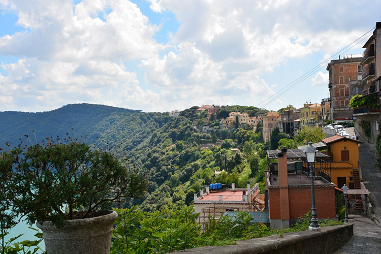 ../Images/Castel_Gandolfo.Scorcio.jpg