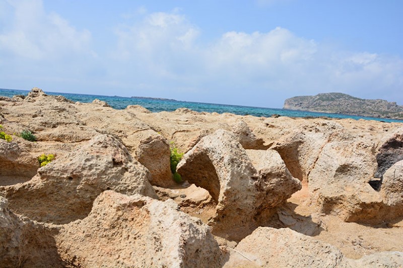 Phalasarna. Scogliera rocciosa. Rocky cliffs. PhotoSilvana Matozza, Guido Bonacci