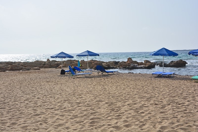 Falassarna beach. Lettini e ombrelloni. PhotoSilvana Matozza, Guido Bonacci
