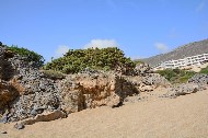 Falassarna. Spiaggia e edificio residenziale. PhotoSilvana Matozza, Guido Bonacci