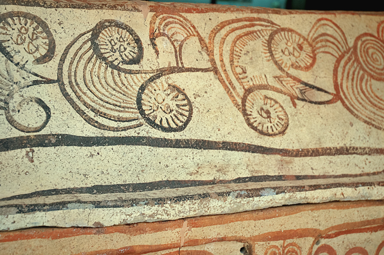 ../Images/Cay_larnax.Decoration.Late_Minoan_Cemetery_of_Armenoi.jpg