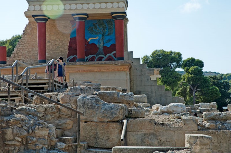 Il Bastione Occidentale, decorato con copia dell'affresco del Toro