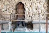 Trono ligneo ( copia).  Megaron del Re / Photo Impressioni Jazz