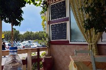 Ristorante lungo la via del paese / PhotoSilvana Matozza, Guido Bonacci