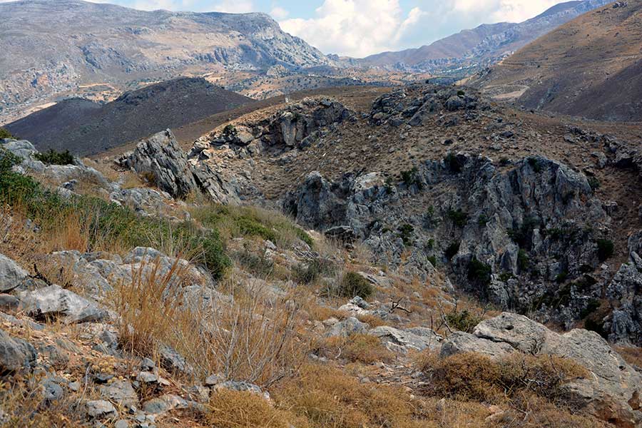 Panorama montuoso e brullo / PhotoSilvana Matozza