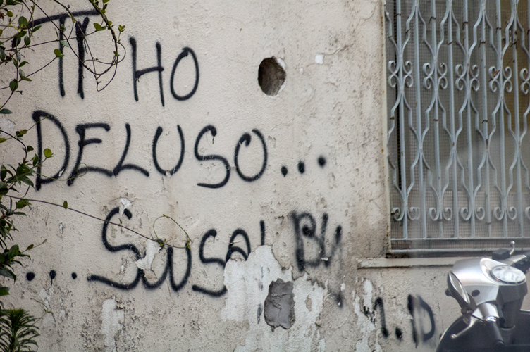 ../Images/Scritta-su-muro.jpg