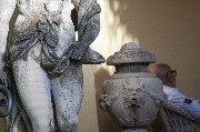 Thumbs/tn_Statua-di-donna(part.)Ingresso-Reginella.jpg