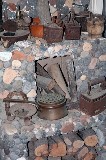 Forno a legna e antichi utensili nella Casa-Museo di Serrara Fontana.