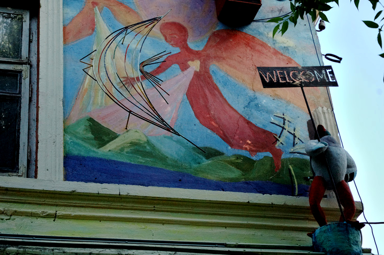 scorcio dell'originale facciata del gallery shop, a Uzupis                                      