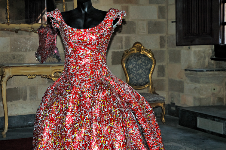 ../Images/Scultura_in_alluminio.Costume_Callas.jpg