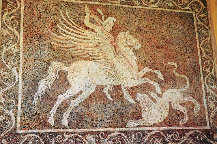 Mosaico: Bellerofonte, Pegaso e Chimera / Photo Impressioni Jazz