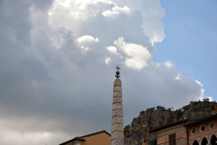 ../Images/Obelisco.Tagliacozzo.Abruzzo.jpg