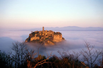 Il borgo di Civita di Bagnoregio, location della Notte in jazz, del Tuscia in jazz.