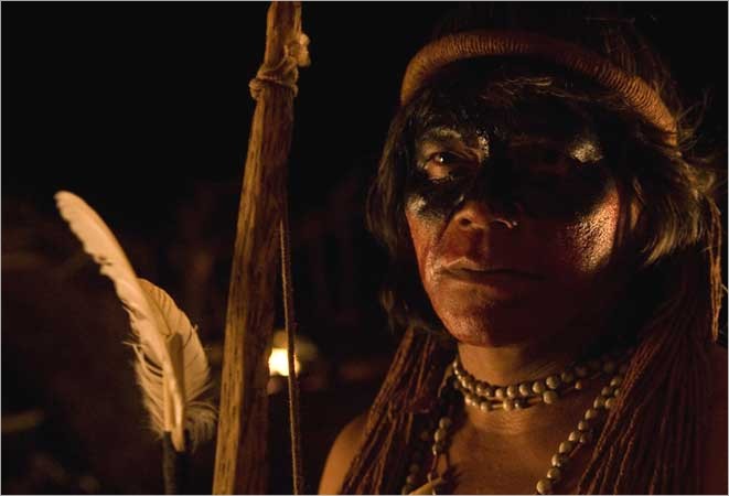 Ambrsio Vilhalva  as Nadio in "La terra deglio uomini rossi "(2008)