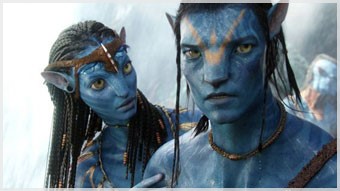 Avatar (2010). Jake Sully e Neytiri in una scena del film