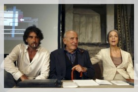 Luca Lionello, Arnoldo Foà, Lucia Poli in "Le ombre rosse"