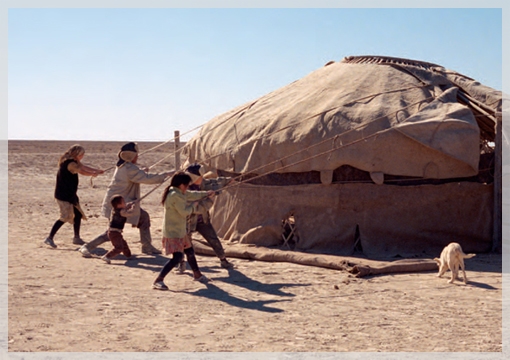 Yurta (gher), in una scena del film di Sergei Dortsevoy