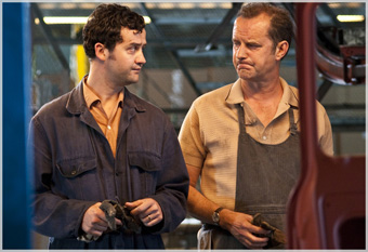 Daniel Mays as Eddie, il marito di Rita